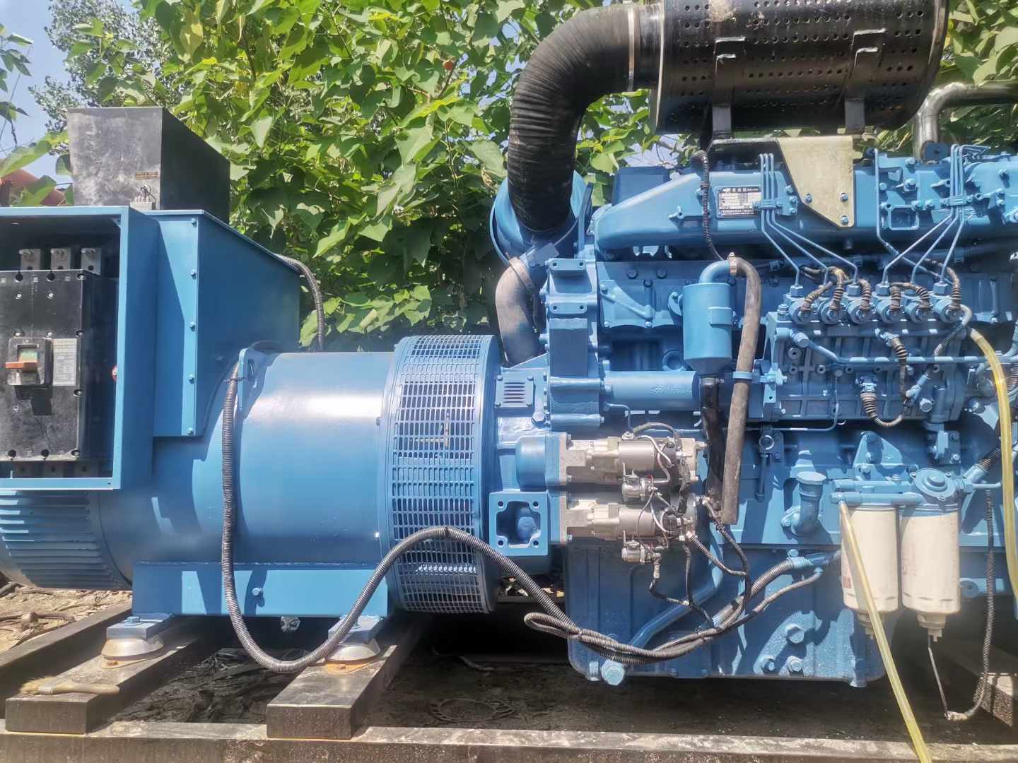 甘泉详细说明降低 800kW 柴油发电机输出电流波动的方法